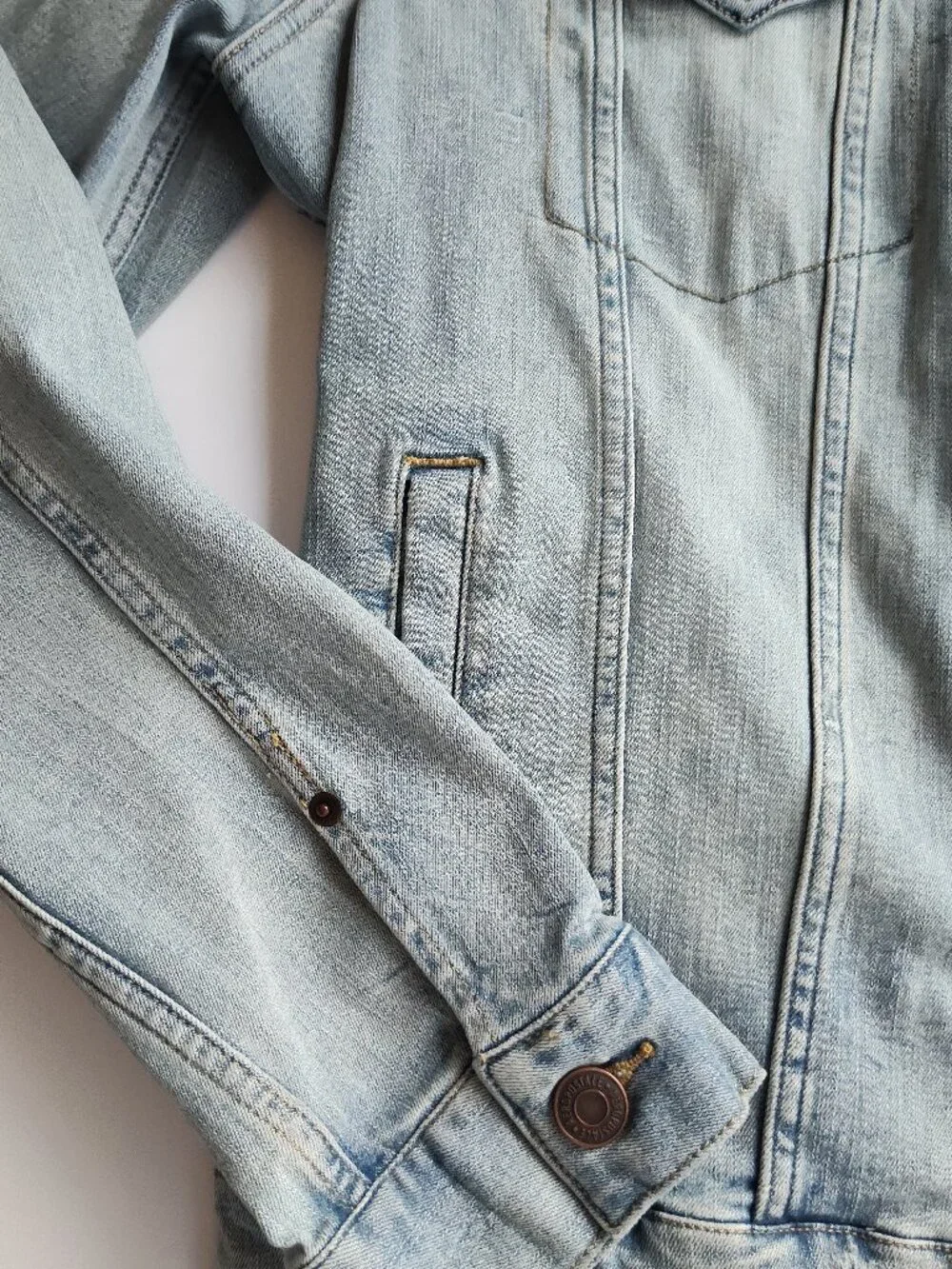 Aeropostale Men's Denim Jean Trucker Jacket Light Wash Size Large L Button Front